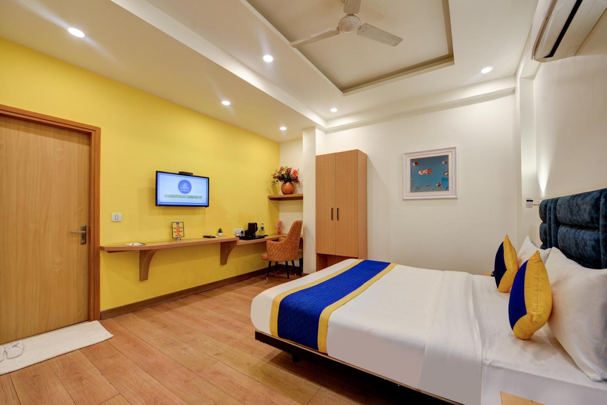 Aamantran Residency Hotel, Sohna Road, Sector 49, Gurugram Gurgaon Exteriör bild
