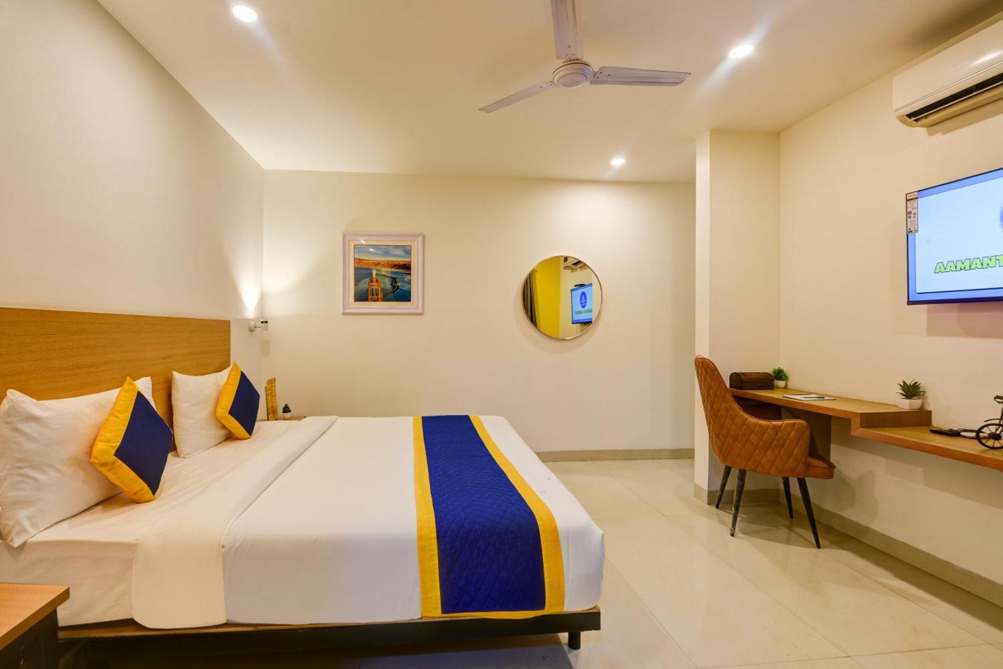 Aamantran Residency Hotel, Sohna Road, Sector 49, Gurugram Gurgaon Exteriör bild