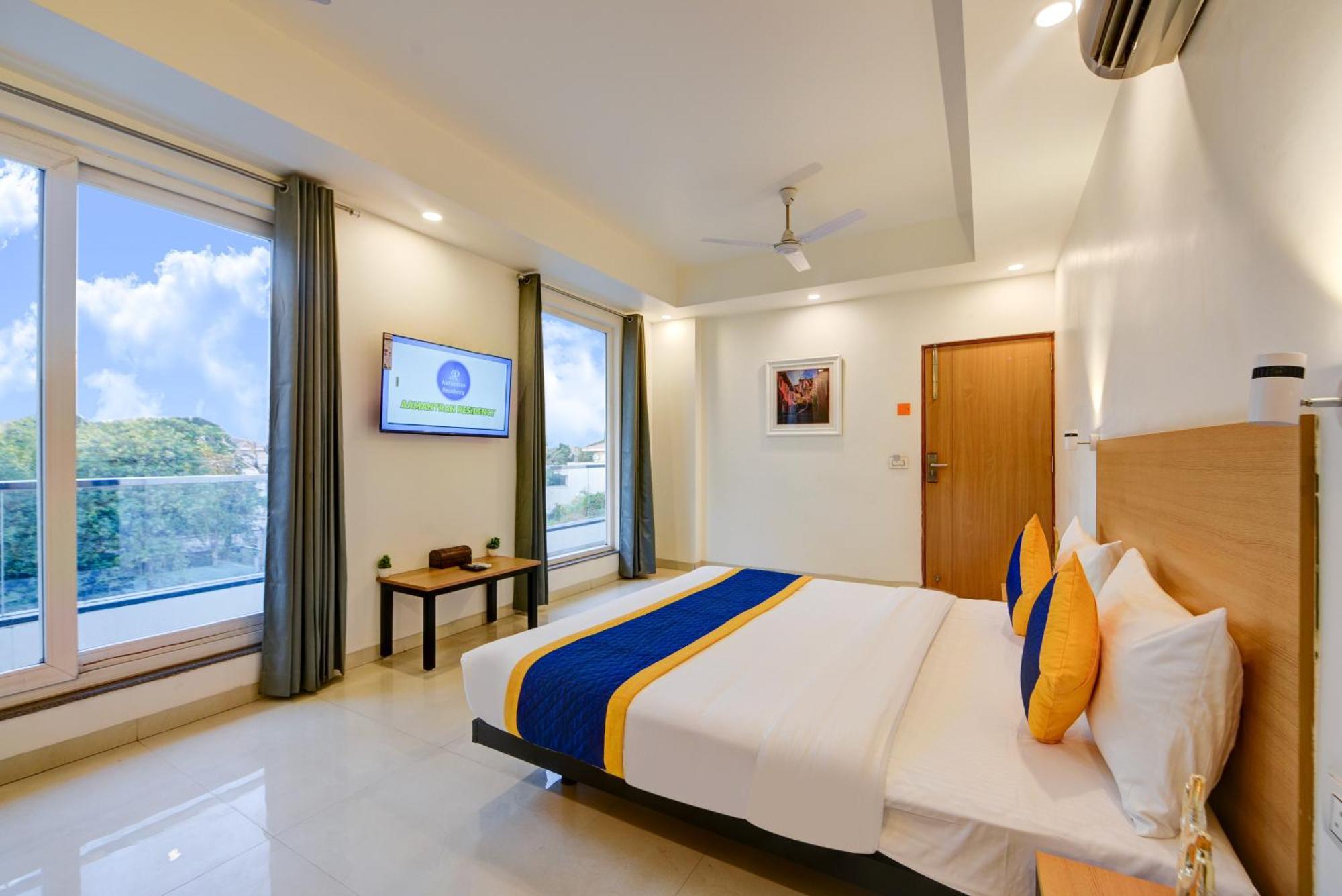 Aamantran Residency Hotel, Sohna Road, Sector 49, Gurugram Gurgaon Exteriör bild