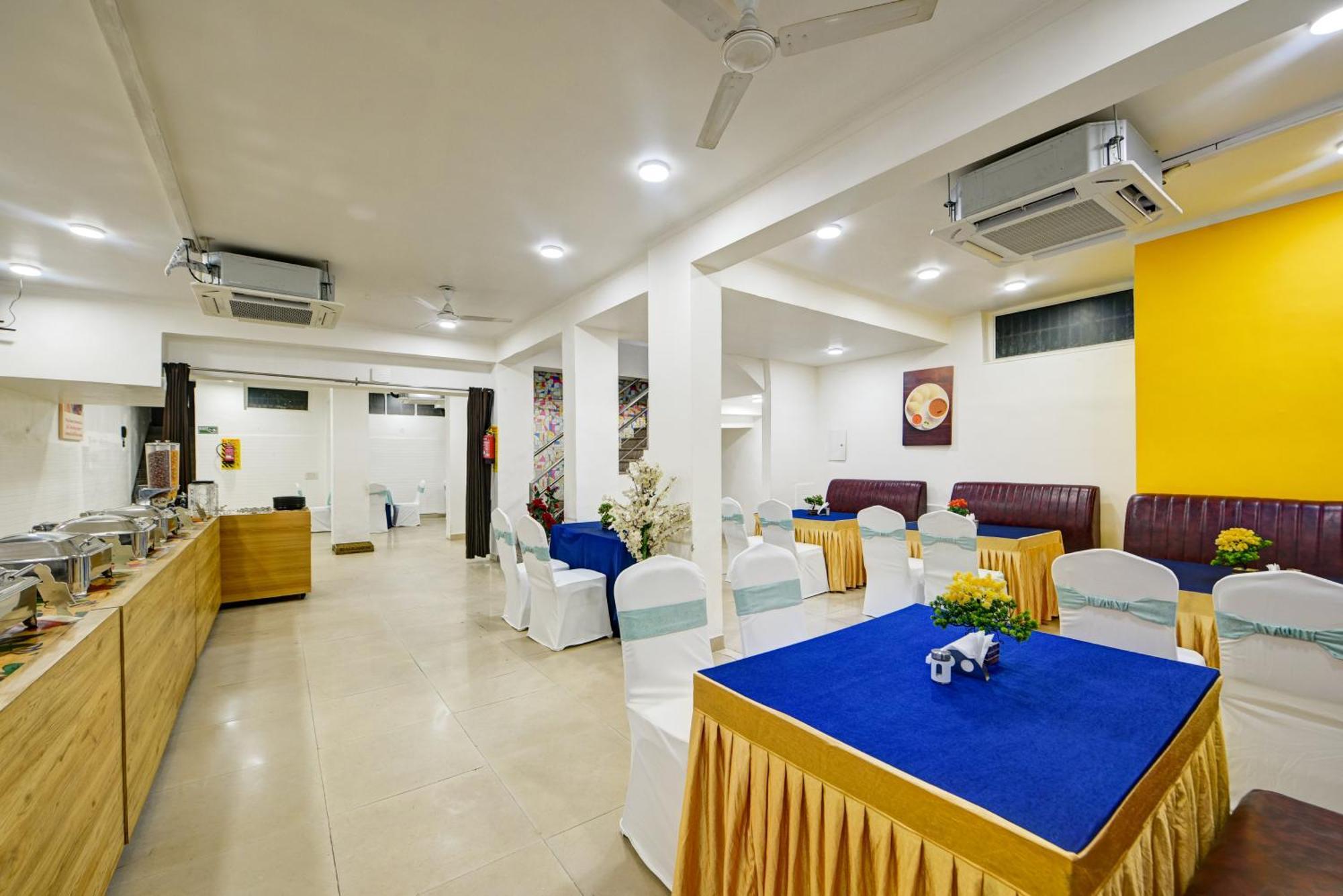 Aamantran Residency Hotel, Sohna Road, Sector 49, Gurugram Gurgaon Exteriör bild
