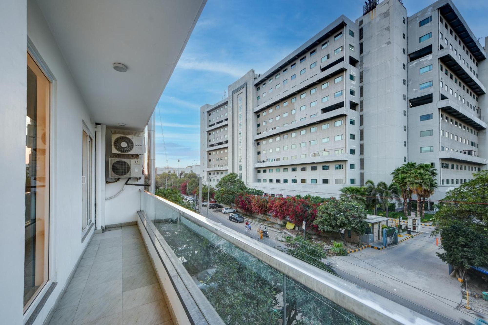 Aamantran Residency Hotel, Sohna Road, Sector 49, Gurugram Gurgaon Exteriör bild