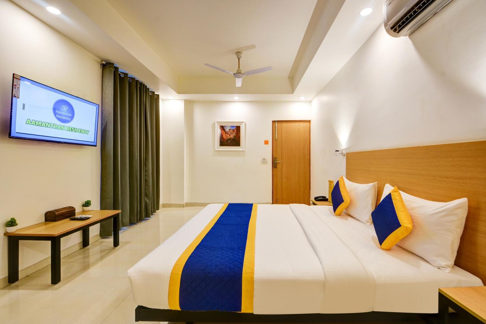 Aamantran Residency Hotel, Sohna Road, Sector 49, Gurugram Gurgaon Exteriör bild