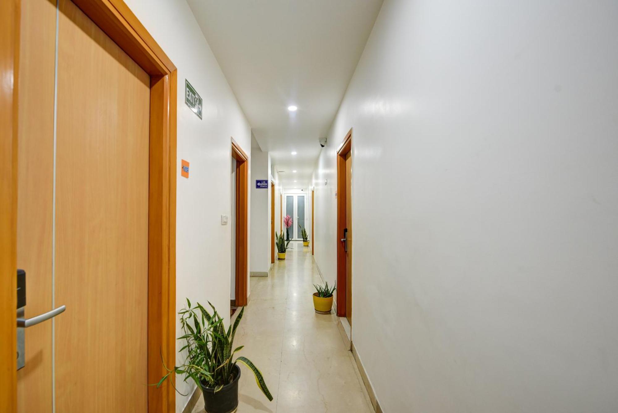 Aamantran Residency Hotel, Sohna Road, Sector 49, Gurugram Gurgaon Exteriör bild